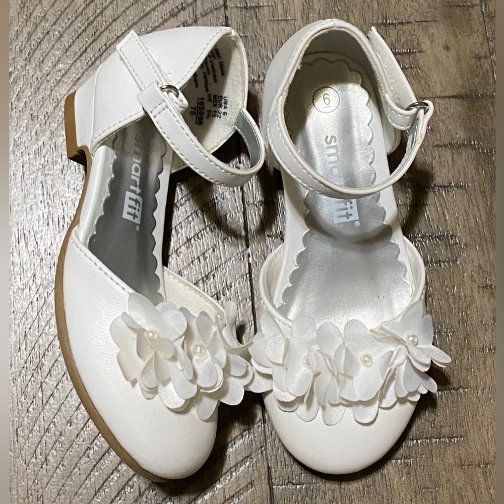 Little girls dress shoes Sz 6